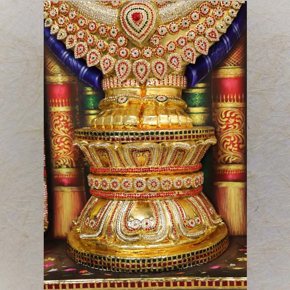 Balaji Venkateshwara 3D Handmade Wall Sculpture Divine Temple .Garlands Are In White Ad Stones