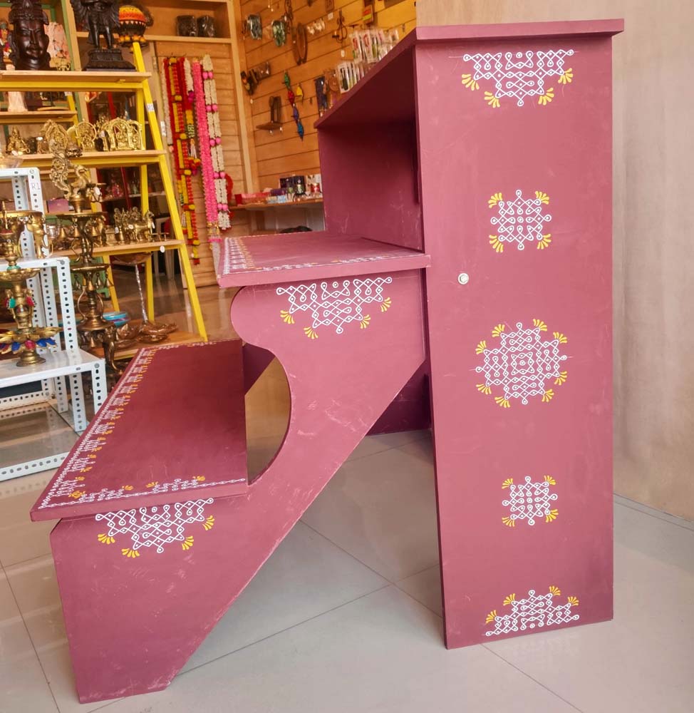 Handcrafted 3-Step Golu Padi - With Border And Motif Kollam On Stand