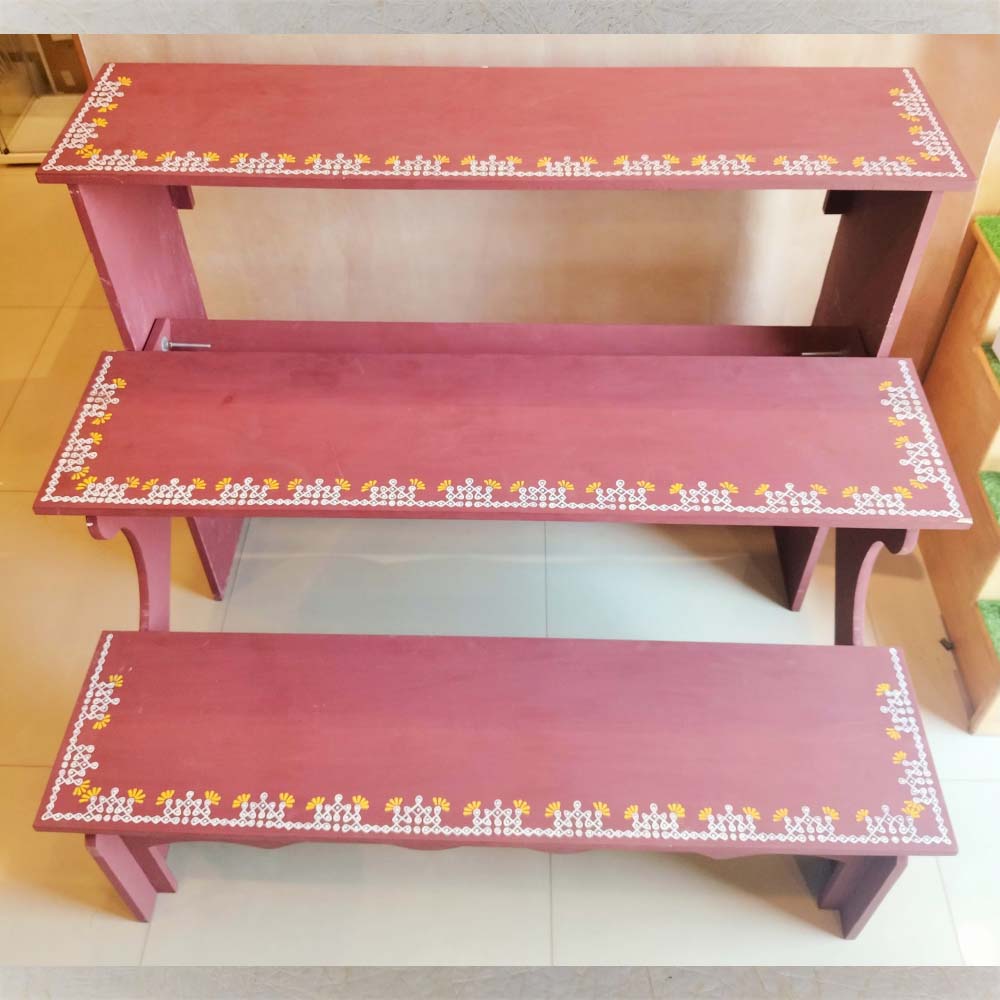 Handcrafted 3-Step Golu Padi - With Floral Border And Deepam Kollam On Stand