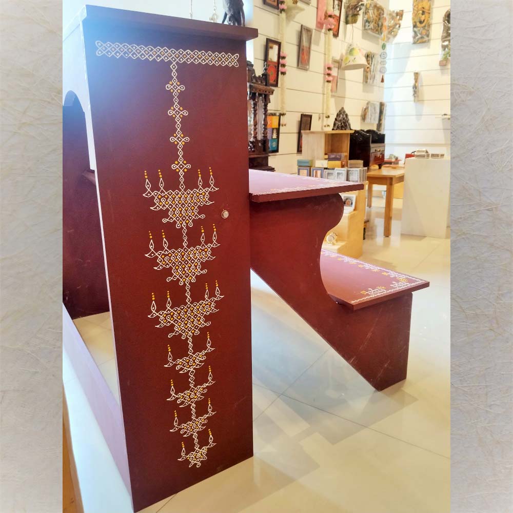 Handcrafted 3-Step Golu Padi - With Floral Border And Deepam Kollam On Stand